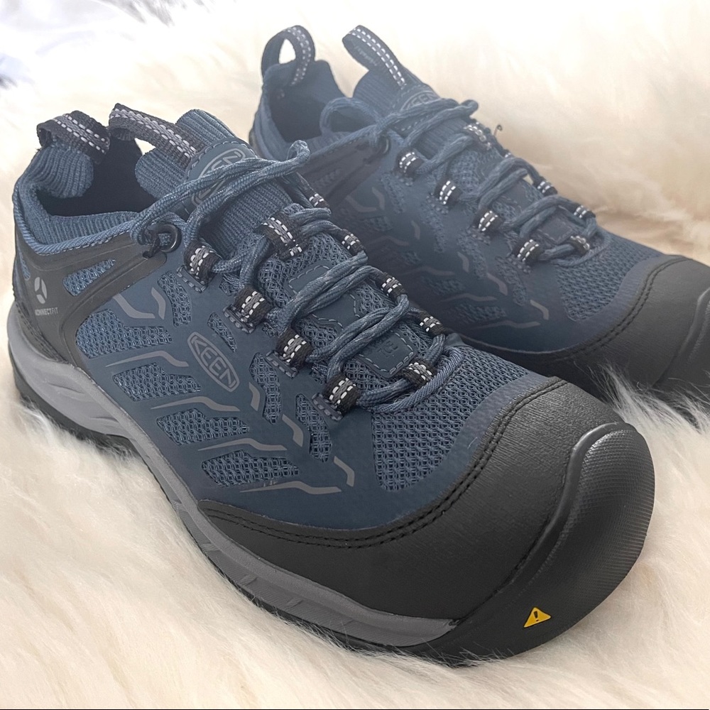 Keen safety. Flint II Sport Carbon Fiber Toe.